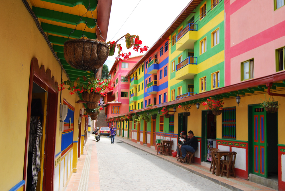 Chiêm ngưỡng thị trấn cổ tích màu sắc nhất thế giới